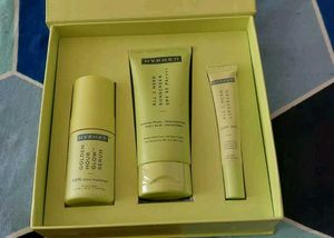 Hyphen Skincare Set