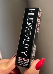 Huda Beauty Faux Filler Lipgloss