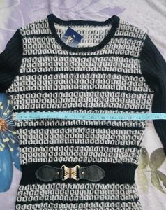 Chic Black &amp; White Knit Dress