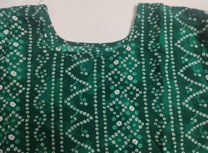 Pack Of Two Maroon &amp; Green Kurta With Net Sleeve