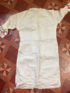 Elegant Floral Embroidered Kurta Set