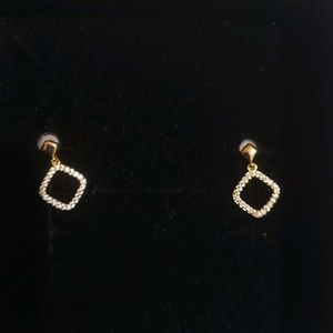 Dangling Earrings (Studs)