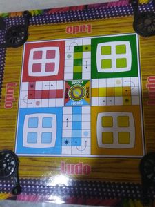 Mini Carrom Board And Ludo 2 In 1.