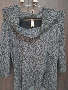 Stylish Grey Patterned Top