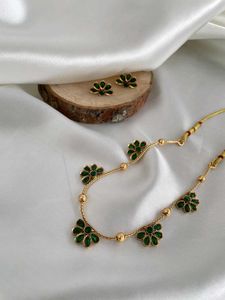 Green Flower Necklace