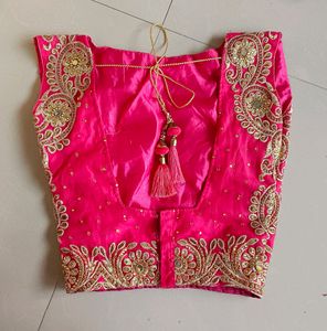 ❗Price Reduced ❗Embroidered Heavy Lehenga Choli
