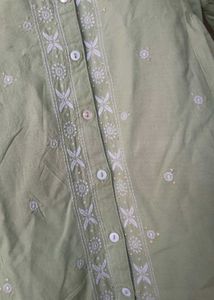 New Causal Top With Embroidery