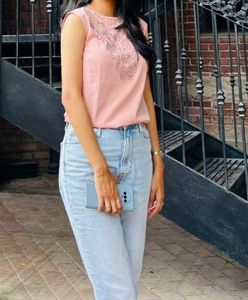 Max Sleeveless Top