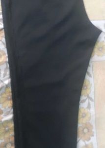 Stretchable Pant With Net Design Black Colour