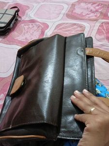 Get 3 Handbags 1 Sling Bag