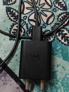 Motorola Mobile Charger 20W with original cable