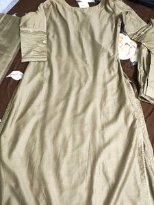 Elegant Embroidered Kurta Set With Net Dupatta