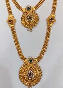 Vintage Gold-Toned Necklace &amp; Earring Set