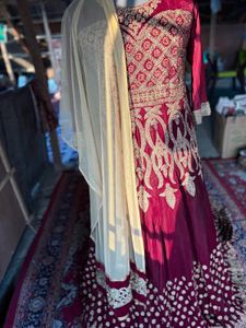 Saleeeee Elegant Ethnic Gown