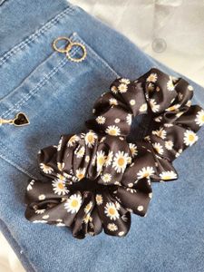 Black Daisy Scrunchies