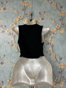 Sleeveless Black Crop Top With Waist Tie Up