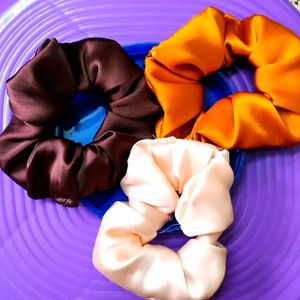 6 Colourful Scrunchies