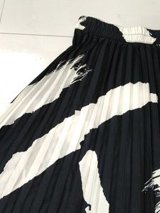 Black &amp; White Brushstroke Pleated Skirt