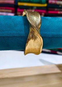 Sculpted Wave Cuff