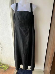 Elegant Black Square Neck Midi Dress
