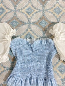 korean gingham puff-sleeves top 🌷