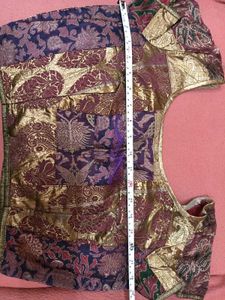 GentlyUsed GreenWithPurpleBorder  LeafPatternSare