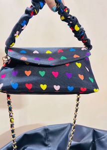 Cute heart sling bag 💚🖤🩶❤️🩷