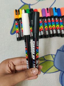 POSCA markers Set Of 15+ 2 Extra