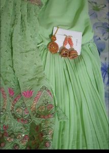 Sarara Set With Earing &amp; Mang Tika