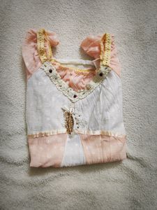 Super cute peach and white combination top