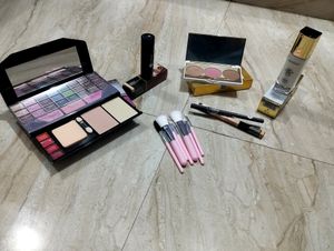 Pack Of 6 Branded Makeup Product Combo