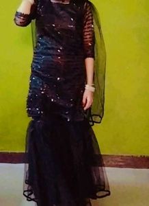 Elegant Black Embellished Party Dress