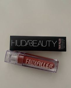 HUDA FAUX FILLER