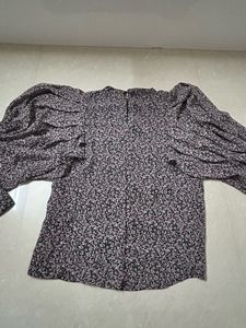 Beautiful Top With Trendy Sleeves