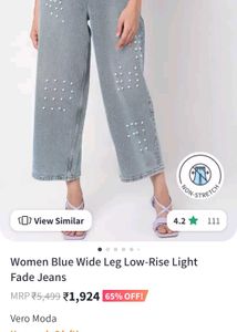 Vero Moda Jeans with white pearls.