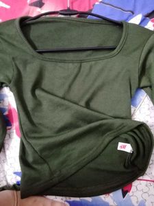 Chic Forest Green Ribbed Crop Top – Long Sleeve |