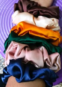 6 Colourful Scrunchies