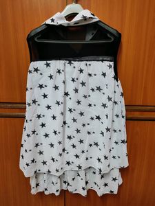 Sleeveless Top With Collar