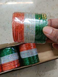 Tricolour Kids Glass Bangles With Reasonable Pric