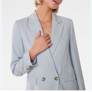 H&amp;M Light Blue Blazer &amp; Jeans Outfit