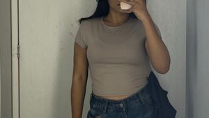 H&M Fitted T-shirt