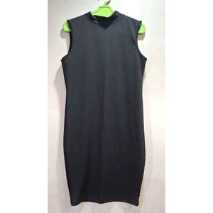Black Sleeveless Dress