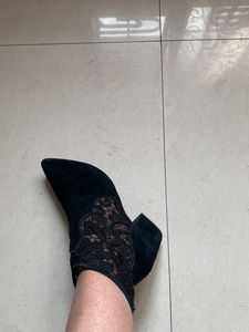 Steve Madden suede shoes