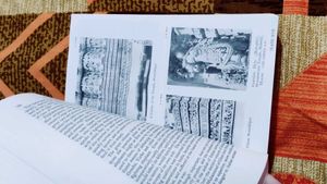 History AL Basham Book (The wonder that was India)