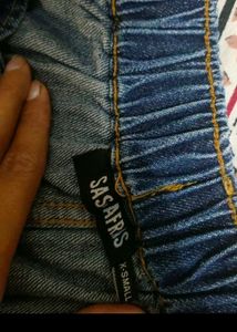 Girls_blue_damage_jeans