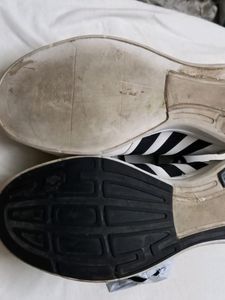 Original Adidas Shoes Left Bottam Grip Missing