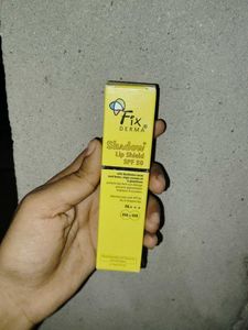 Fix Derma Shadow Lip Shield SPF 50