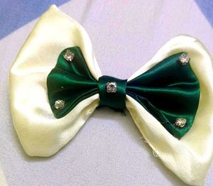 Green & Cream Bow Clip