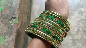 Green Bangle Set
