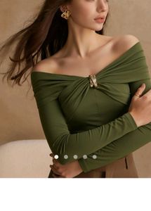 💚Savana Olive Off-Shoulder Top